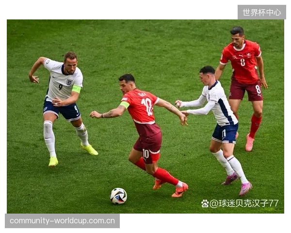福登在俱乐部数据抢眼,其与萨卡的边路组合将是英格兰队突破密集防守的关键。 福登在俱乐部数据抢眼,其与萨卡的边路组合将是英格兰队突破密集防守的关键。